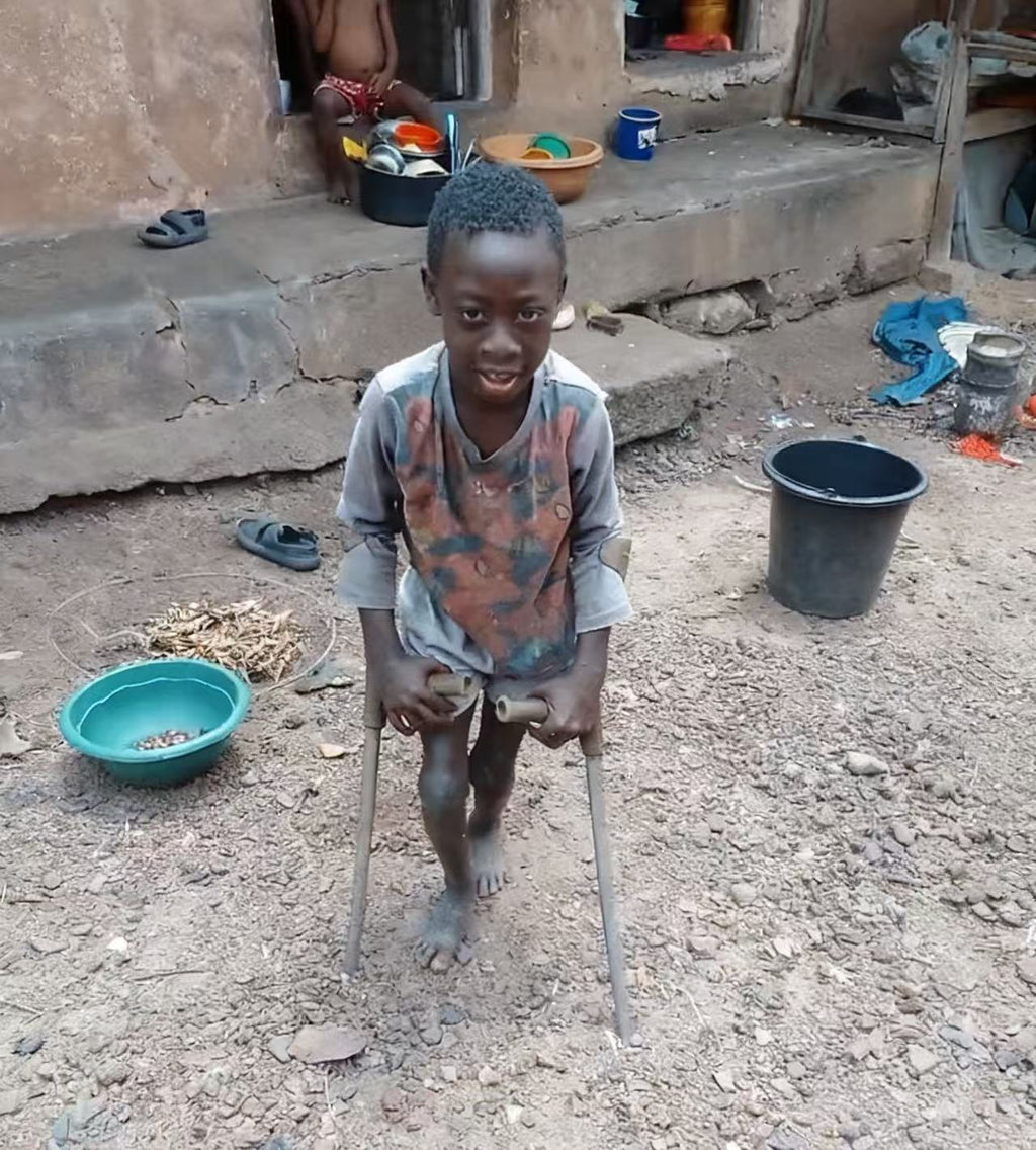 Help a Child Stand and Smile Again！